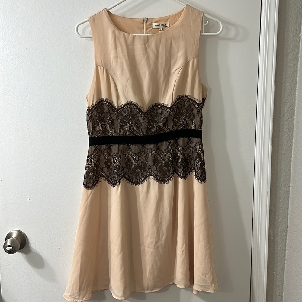 Monteau Dress, Medium, Peachy-Cream with Black Lace